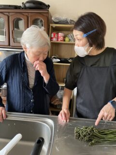 お手伝いとつまみ食い